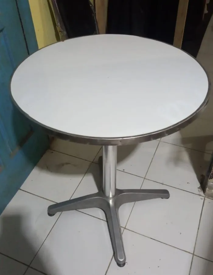 Meja Bulat Sewa Murah Jogja